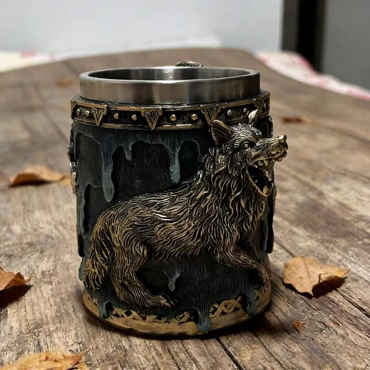 𝖁𝖎𝖐𝖎𝖓𝖌 𝖂𝖔𝖑𝖋 𝕭𝖆𝖙𝖙𝖑𝖊 𝕬𝖝𝖊 𝕸𝖚𝖌 – 𝕹𝖔𝖗𝖉𝖎𝖈 𝕾𝖙𝖞𝖑𝖊 𝕯𝖗𝖎𝖓𝖐𝖎𝖓𝖌 𝕮𝖚𝖕 𝖂𝖎𝖙𝖍 𝕾𝖙𝖆𝖎𝖓𝖑𝖊𝖘𝖘 𝕾𝖙𝖊𝖊𝖑 𝕴𝖓𝖓𝖊𝖗