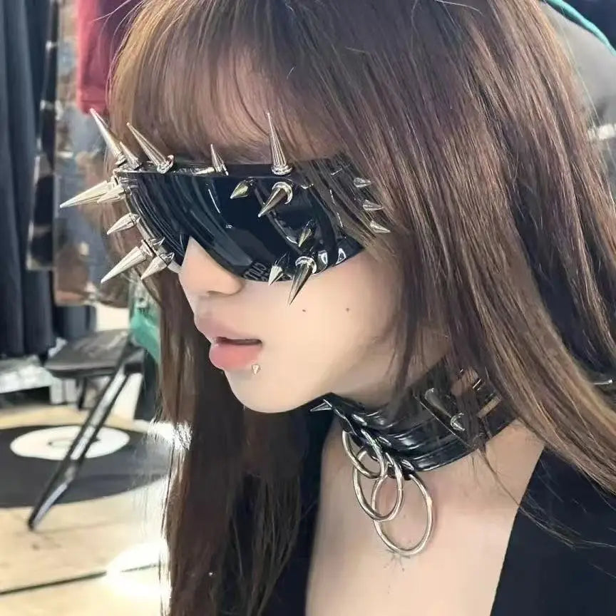 Cyberpunk Demon Eyewear Metal Rivet Party Sunglasses Steampunk Punk for Women Men Designer Sun Glasses Shade Eyewear