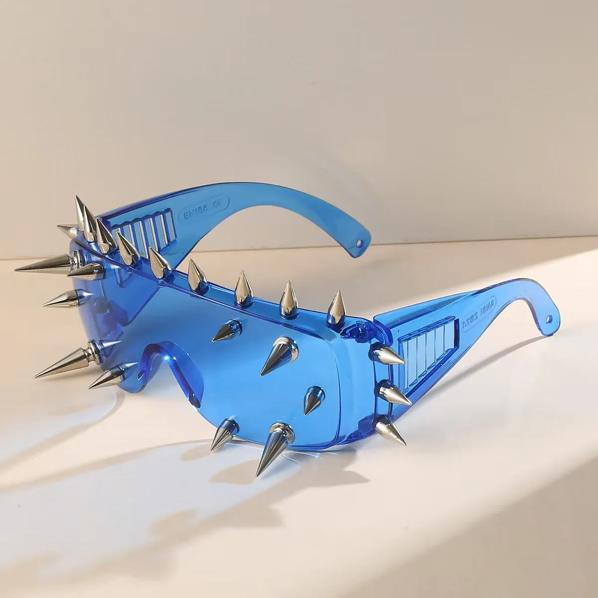 Cyberpunk Demon Eyewear Metal Rivet Party Sunglasses Steampunk Punk for Women Men Designer Sun Glasses Shade Eyewear