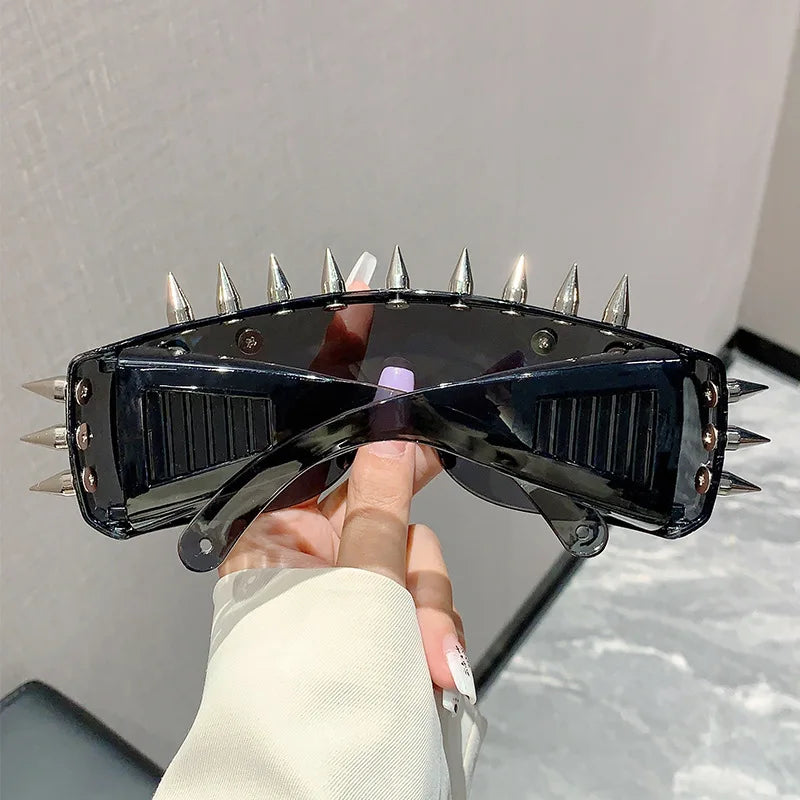 Cyberpunk Demon Eyewear Metal Rivet Party Sunglasses Steampunk Punk for Women Men Designer Sun Glasses Shade Eyewear